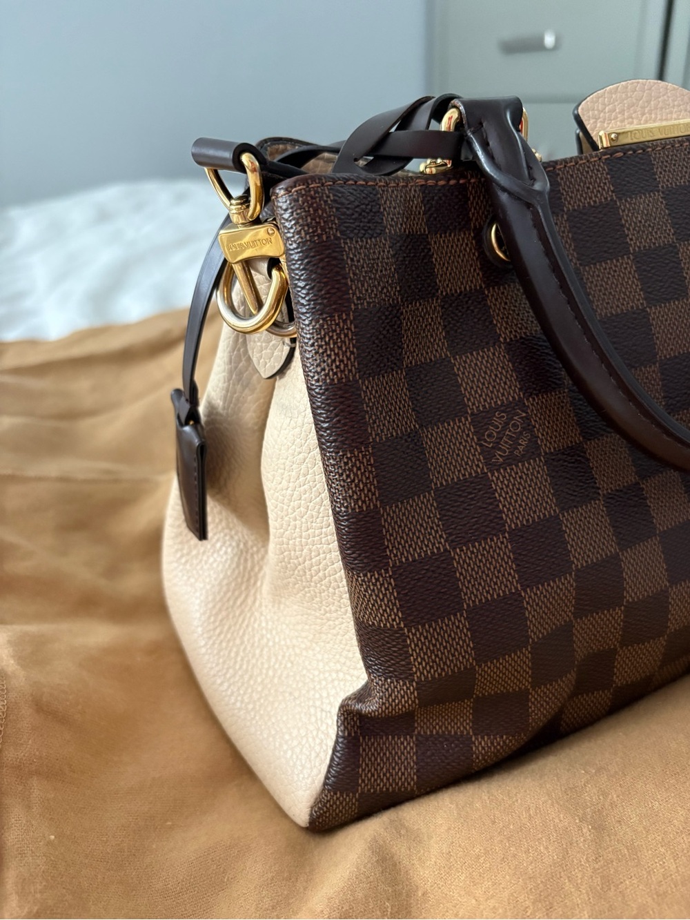 Authentic Louis Vuitton Brown Damier Canvas Bag with Gold Hardware - Picture 2 of 16